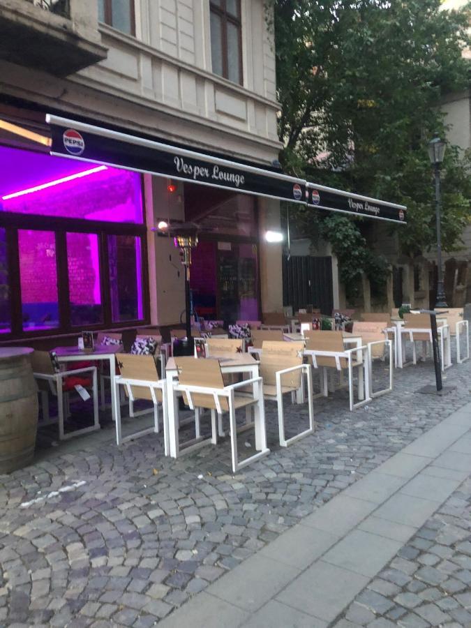 Old Town Bar Apartments On Street Tonitza Bukarest Exterior foto