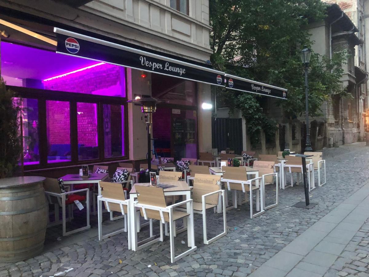 Old Town Bar Apartments On Street Tonitza Bukarest Exterior foto