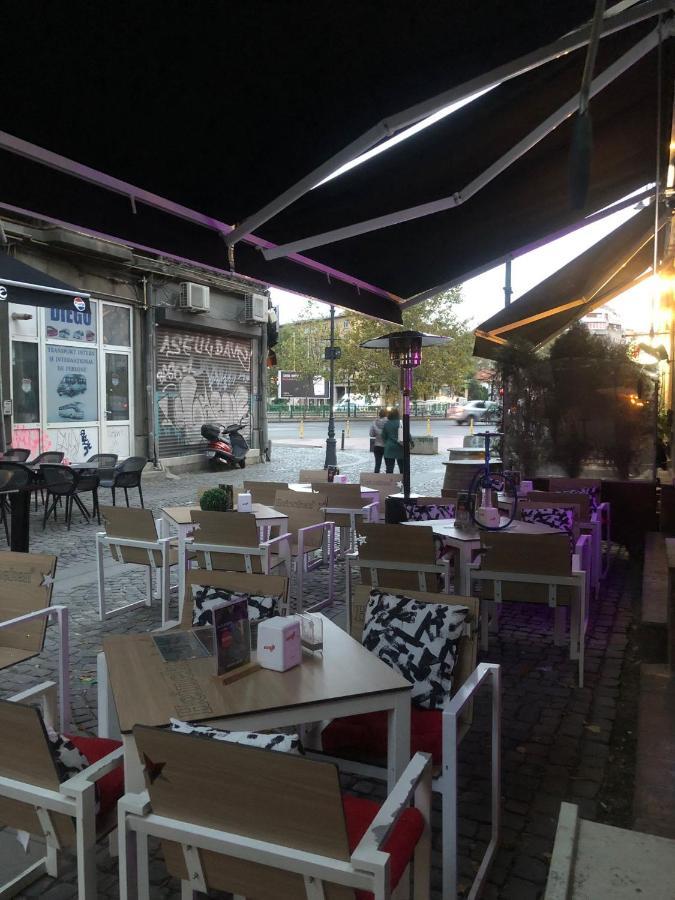 Old Town Bar Apartments On Street Tonitza Bukarest Exterior foto