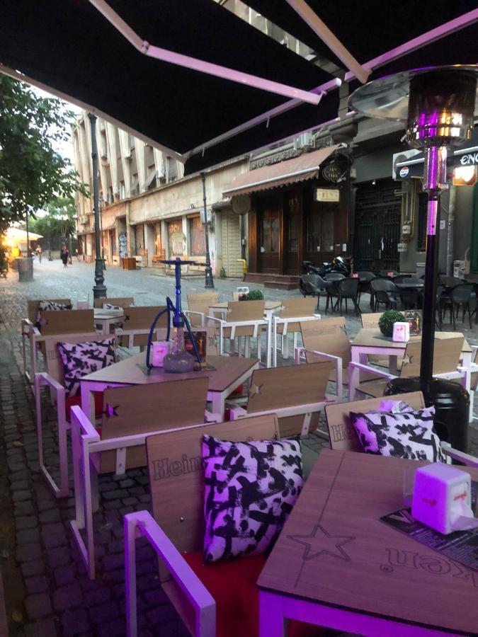 Old Town Bar Apartments On Street Tonitza Bukarest Exterior foto